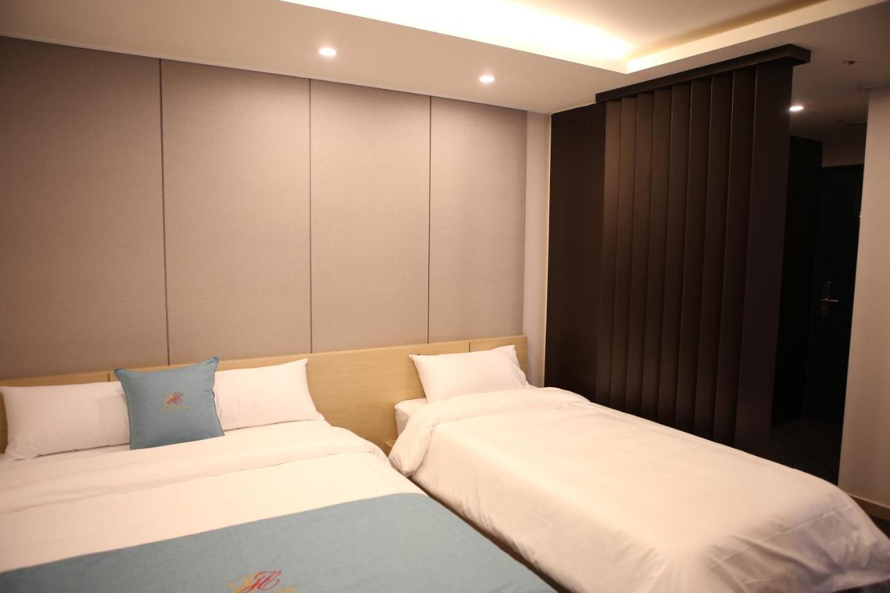 Chuncheon Eston Hotel Esterno foto